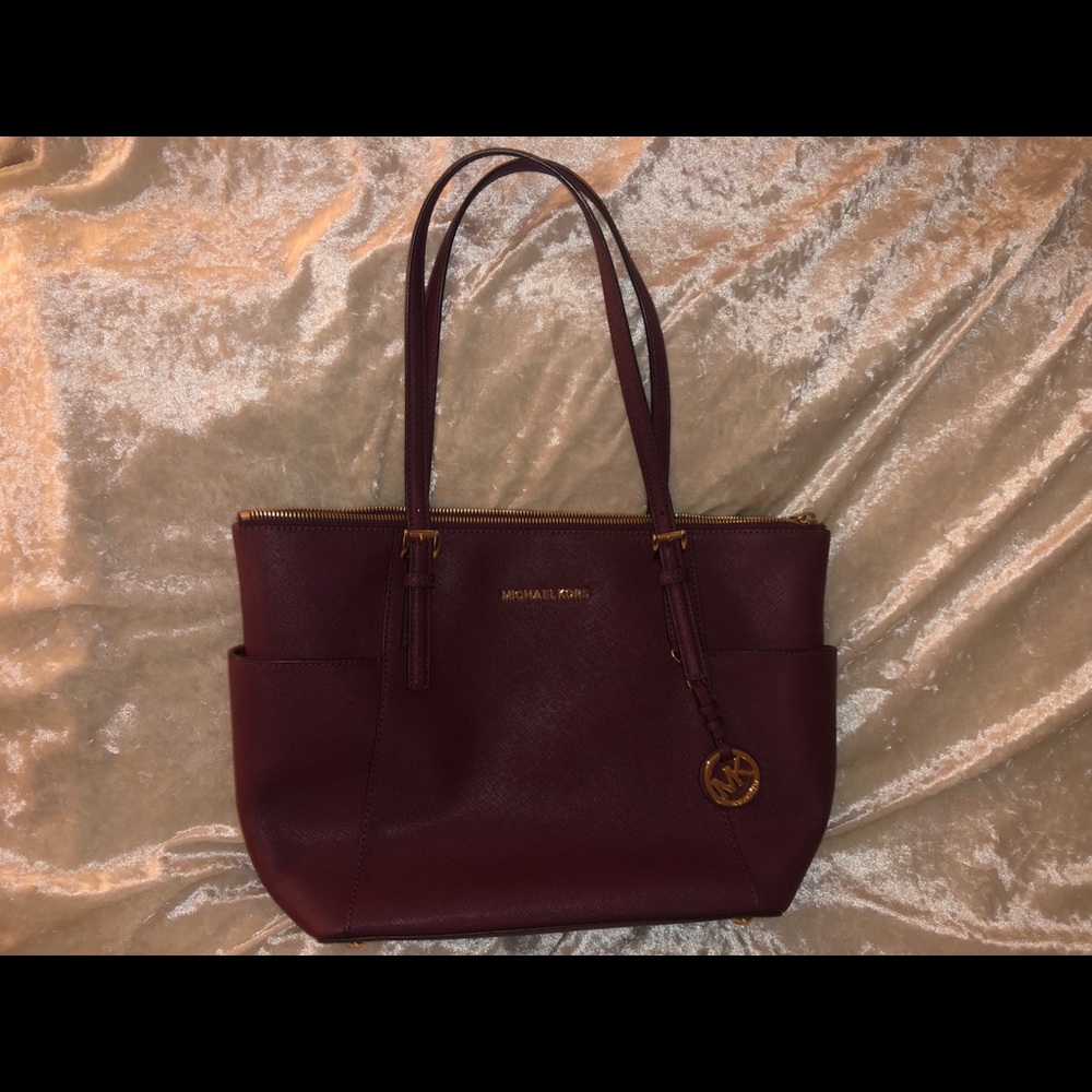 OFFERS?💜 Michael Kors Jet Set Large Zip Tote